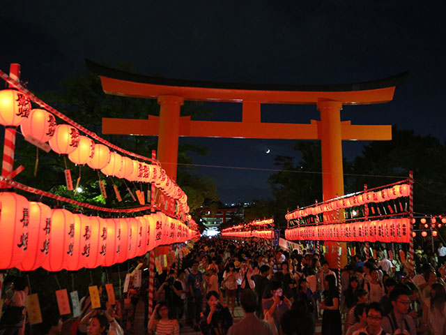 夜祭, Festival in the night.