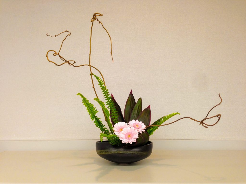 This is my first year of "華道, ka-dou (flower arrangement)". It's immature, but I'm quite happy with it.